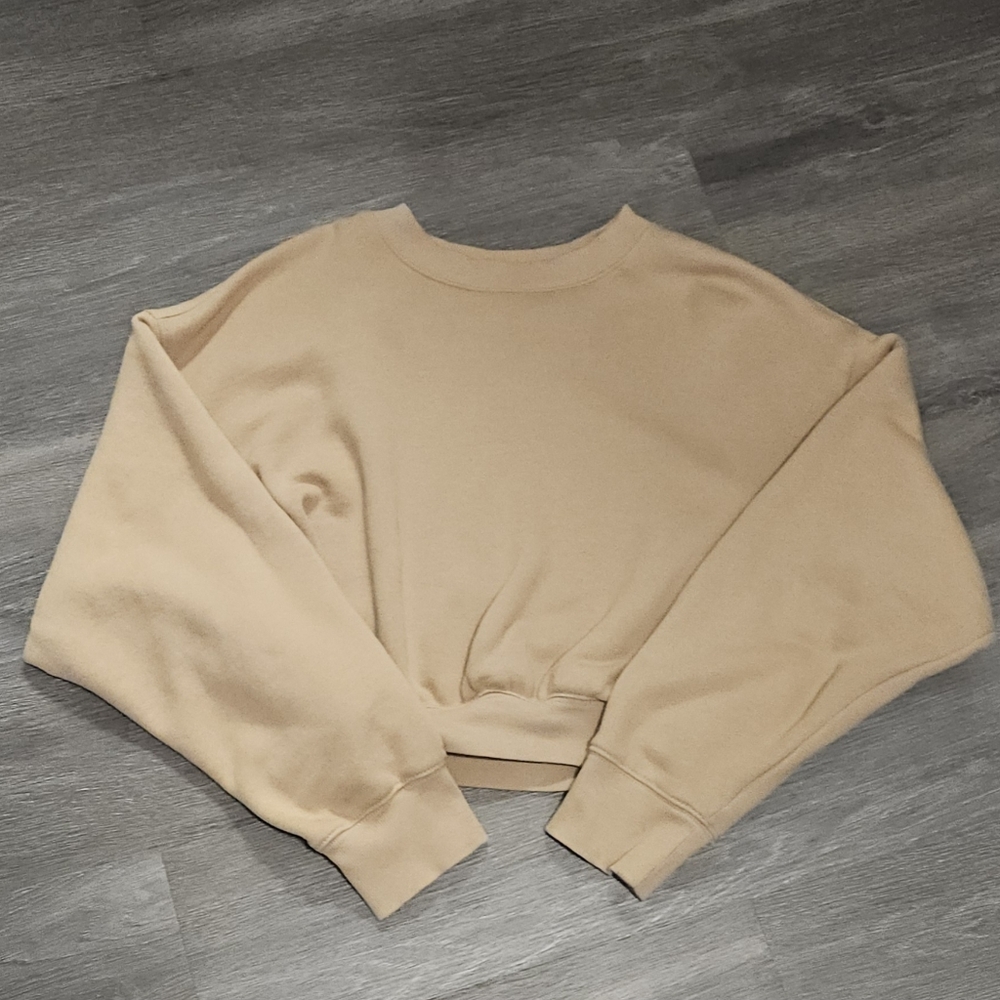 Universal Thread Tan Sweatshirt